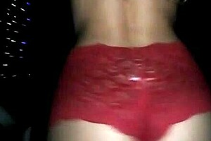 i'm watchin this hot dance and it's makin me feel good.