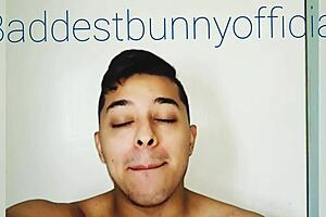 couple banging that hungry bottom from instagram baddestbunnyofficial at the gym