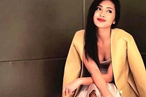 Previously unreleased video of Filipino actress Kathryn Bernardo shirtless and/or panty-less facial reacting to the sexy jerk off challenge