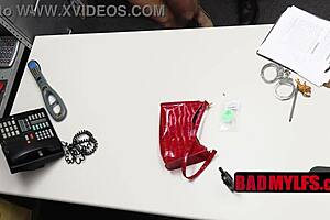 Burglar caught in shop offers keychain for release.