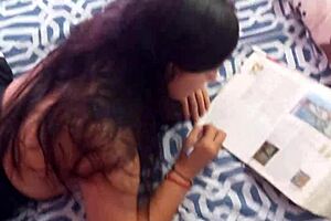 Encuentro A Mi Hermanastra Haciendo Deberes Y Le Ense�o Un Juego