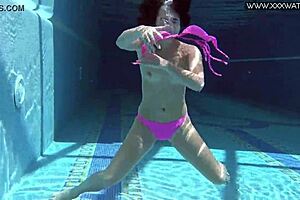 Cute naked sensual babe of the day – Jessica Lincoln is not afraid of getting wet, she loves water sessions and poses erotically