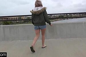 Teen Valerie White gives roadhead and fucks in the backseat!