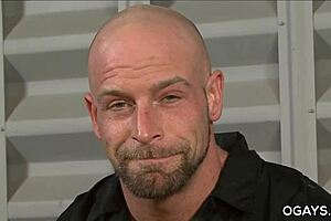 muscular mature bodybuilder masturbates solo with toys