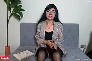 Psicóloga Atiende a Jovencita Adicta a Masturbarse en Público