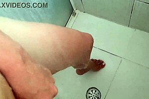 DEPOIS DE GOZAR COM O DEDINHO E FICAR MELADINHA VIM TOMAR UM BANHO PARA RELAXAR BUCETINHA FICOU INCHADINHA E COM PORRA TAVA DELÍCIA DMAIS