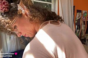 is this jewish maria elf stepmom licking her stepson's monster cock in doggystyle? so horny!