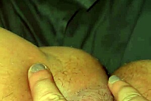 Miss69peach fingers her shaved pussy to orgasm and cum