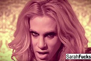 Sexy Sarah Jessie FINGERS her PUSSY!