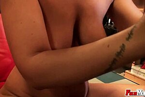 mature beauty in lingerie fucking and masturbating in the sex shop 😍