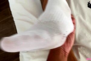 Stepbrother Cums from Footjob After Toe Sucking