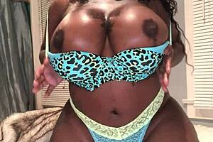 Deziree Monroe Twerks Her Big Ebony Ass And Tits