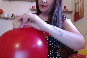 Nicoletta’s fetish play and bouncing assets set her balloon challenge to excite