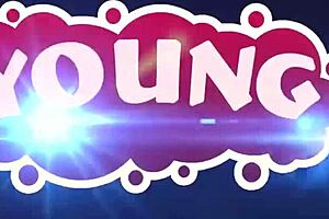 Pruebas anales jóvenes 18+ - tetona pelirroja provoca al tío con su culo redondo... ¡ups, quiero decir provoca!