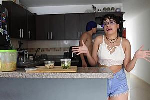 Hallacas In 2 Minutes With Henry And Veronika!