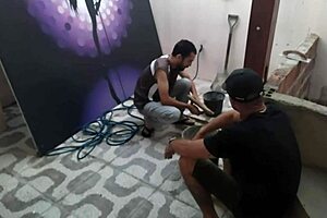 A Vivi Patroa Gives Her Ass To The Bricklayer