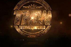 thea lun fingers her hairless pussy with a sex toy