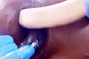 人妖大拳玩具肛爆菊拳交爽翻