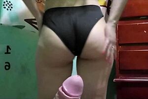 Amiga Puta Gives SENTONES For Losing Bet