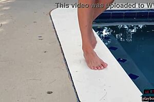 Petite 18+ Teen Elsa Jean Strips Outdoors. Tight Body Revealed for Playboy5.