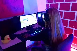 Welcoming The New Latina Neighbor