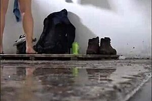 Plump Ass Spied On In Swim Cam