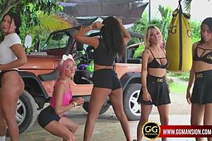 Look at those beautiful brunette asses!