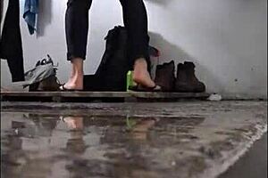 Plump Ass Spied On In Swim Cam