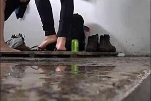 Plump Ass Spied On In Swim Cam