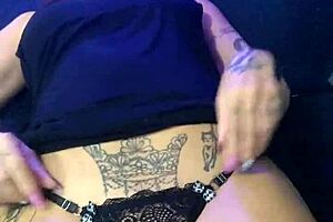 Alemão tatuador e Melissa devassa nós bastidores big tits ass