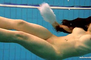 kristy hot babe with big boobs in pool underwater 😍