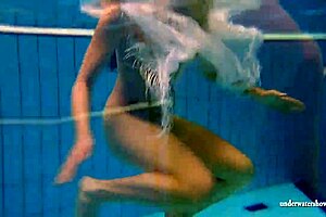 kristy hot babe with big boobs in pool underwater 😍