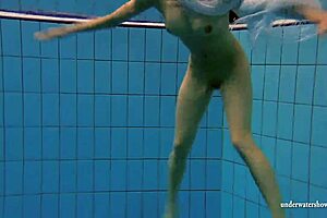 kristy hot babe with big boobs in pool underwater 😍