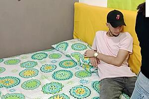 llega a su casa y encuentra la zorra de su vecina cachonda y con ganas de follar - parte 1