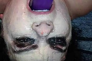 ms tl throat messed with dildo 😏