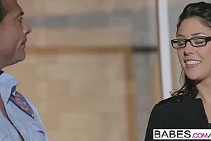 Anna Morna flirts with Nick Manning on first office day.