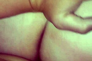 riding my cock hard for that creampie milf 😍