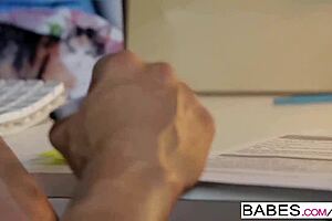 Anna Morna flirts with Nick Manning on first office day.