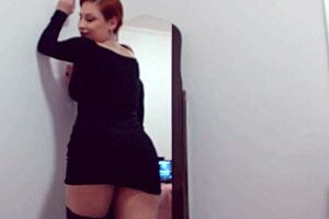 Emme White in dress without panties fingers her ass