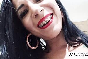 trans woman fucks client to avoid returning wrong package