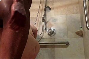 Fat white milf enjoys homemade interracial encounters with amateurs