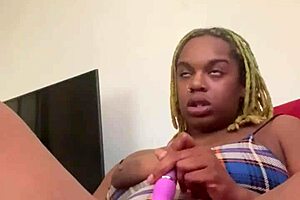 Milf almost caught masturbating her shaved pussy