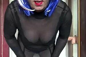 One for the amateur crossdressers out there for some ‘behind’ action