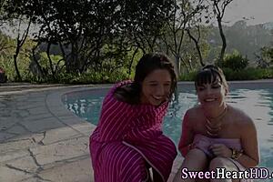 Teen lesbians in hot compilation 😍