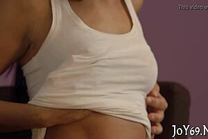 solo babe stretches pink twat with dildo 😏