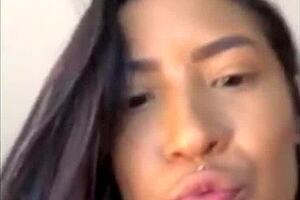 omg i can’t even, this camgirl just slams that plug in her butt during wild gangbang!