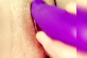 Novinha Tries New Vibrator 😍 Masturbating Pussy Fun!