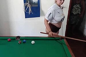 cheguei no bar e ensinei a coroa a pegar no taco