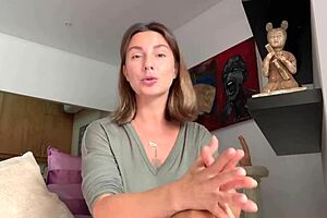 pussy licking tutorial with sex teacher roxy fox. she's guiding every wet move!