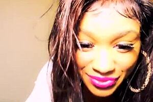 ebony shorts dancing with big ass teen